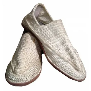 تصویر 3 از قیمت خرید گیوه مردانه سفید + فروش ویژه